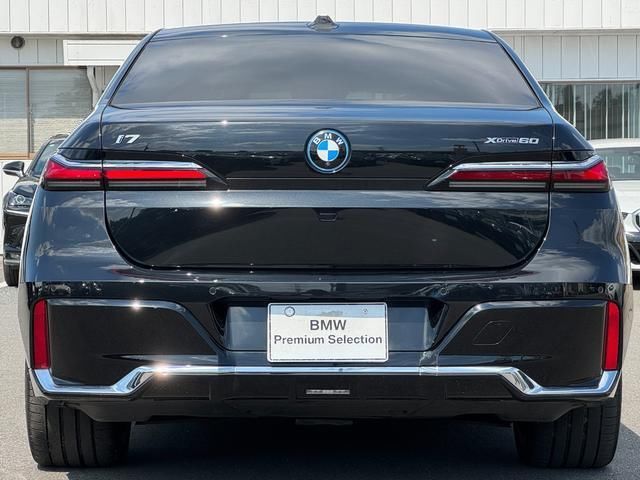 2025 BMW I7 — фото 2