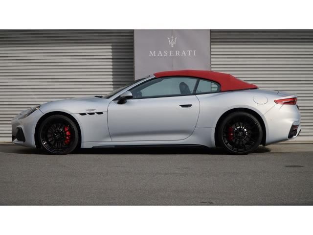 2025 Maserati GRANCABRIO 照片 2