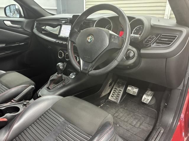 2012 ALFA Romeo GIULIETTA 照片 8