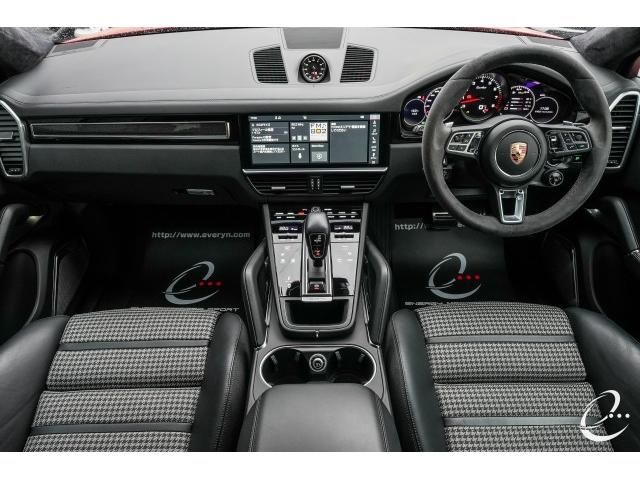 2020 Porsche CAYENNE COUPE photo 3