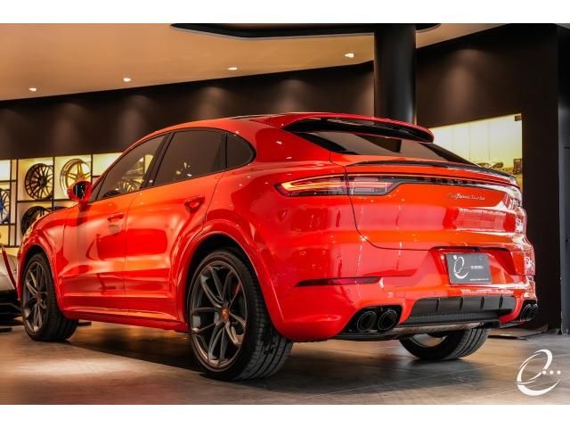 2020 Porsche CAYENNE COUPE photo 2
