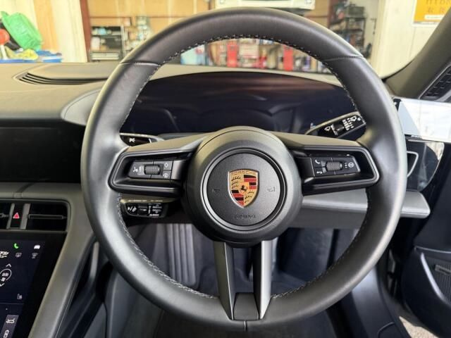 2022 Porsche TAYCAN — миниатюра 16