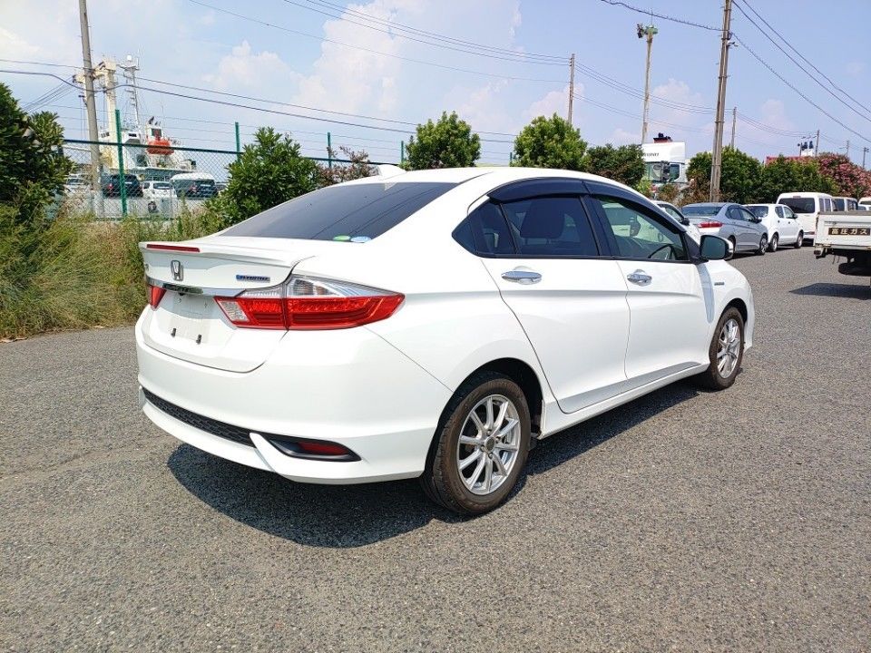 2018 Honda GRACE — миниатюра 2