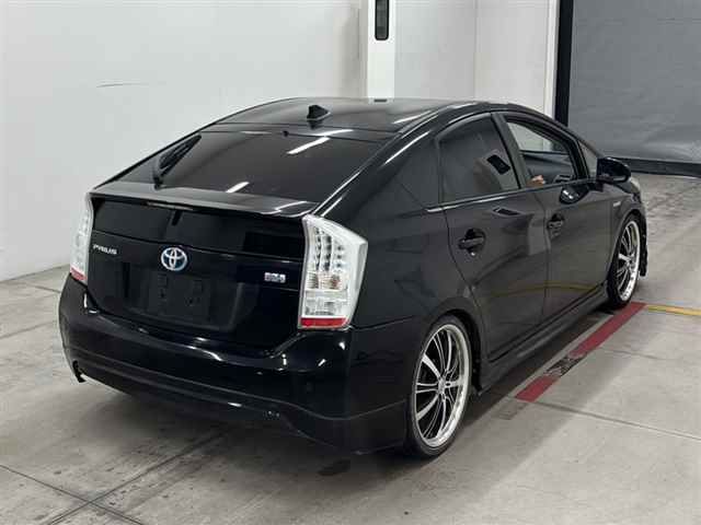 2009 Toyota PRIUS — миниатюра 5
