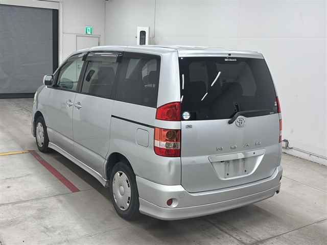صورة مصغرة 2 لـ 2003 Toyota NOAH