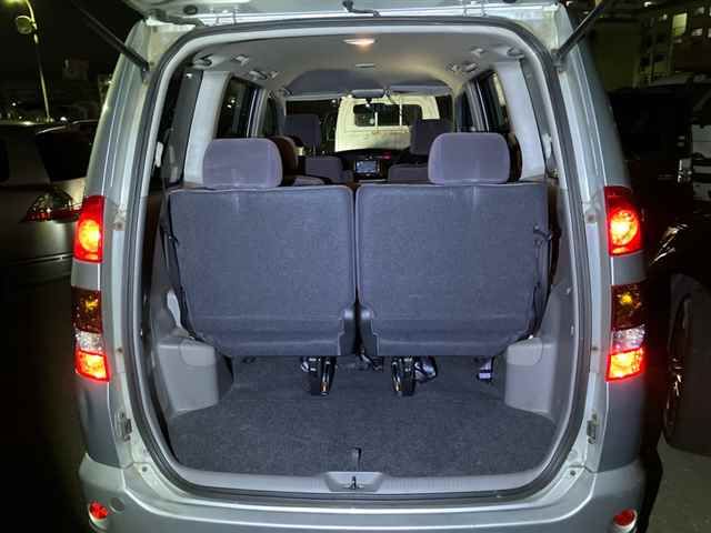 صورة مصغرة 10 لـ 2003 Toyota NOAH