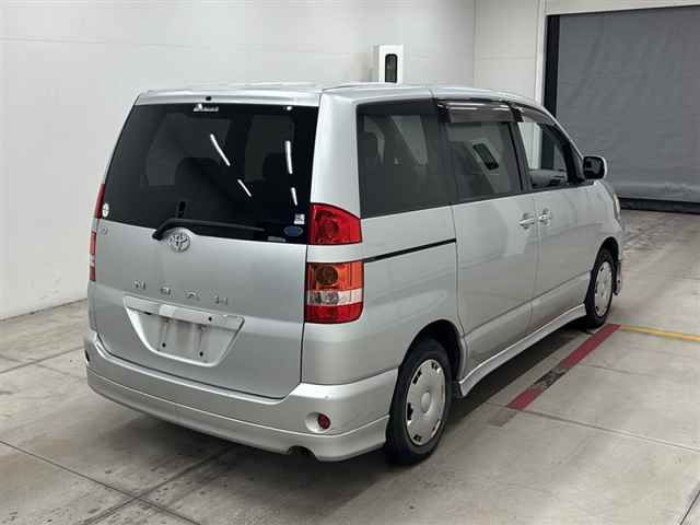 صورة مصغرة 5 لـ 2003 Toyota NOAH